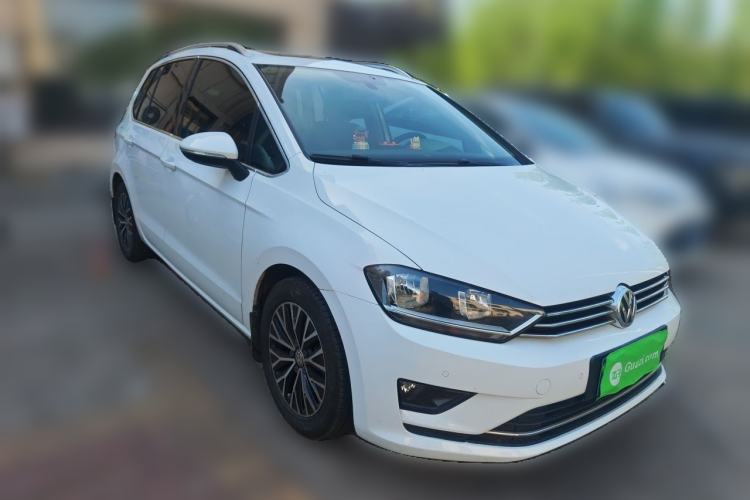 Used Volkswagen Golf Sportsvan 2016 230TSI Automatic Trend Edition Front Right 45 Deg