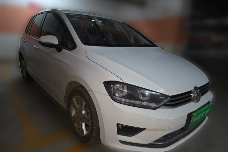 Used Volkswagen Golf Sportsvan 2016 1.6L Automatic Comfort Model Front Right 45 Deg