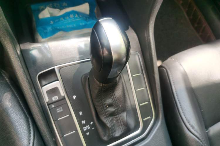Used Volkswagen Golf Sportsvan 2016 1.6L Automatic Comfort Model Gear Lever
