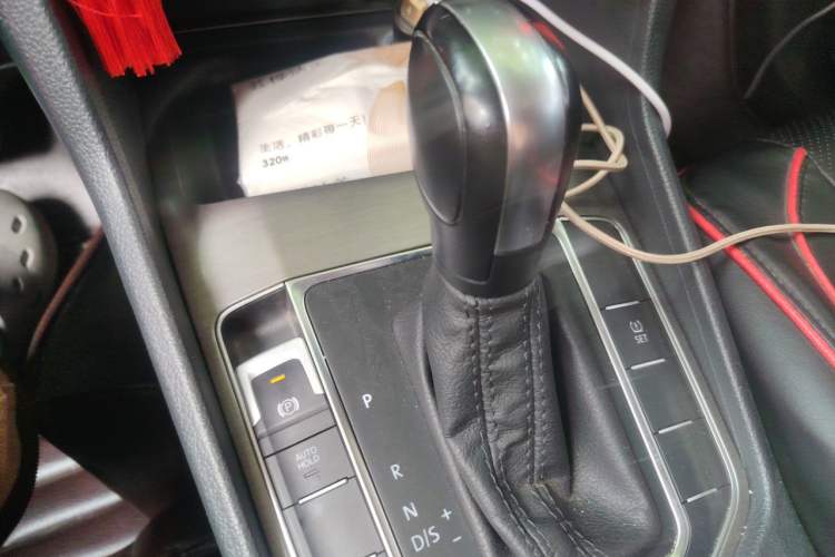 Used Volkswagen Golf Sportsvan 2016 1.6L Automatic Comfort Model Gear Lever