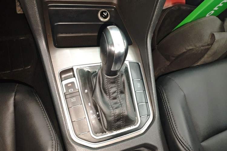 Used Volkswagen Golf Sportsvan 2016 1.6L Automatic Comfort Model Gear Lever