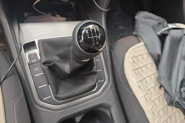 Used Volkswagen Golf Sportsvan 2016 1.6L Manual Comfort Model Gear Lever