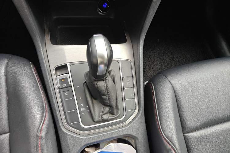 Used Volkswagen Golf Sportsvan 2016 1.6L Automatic Comfort Model Gear Lever