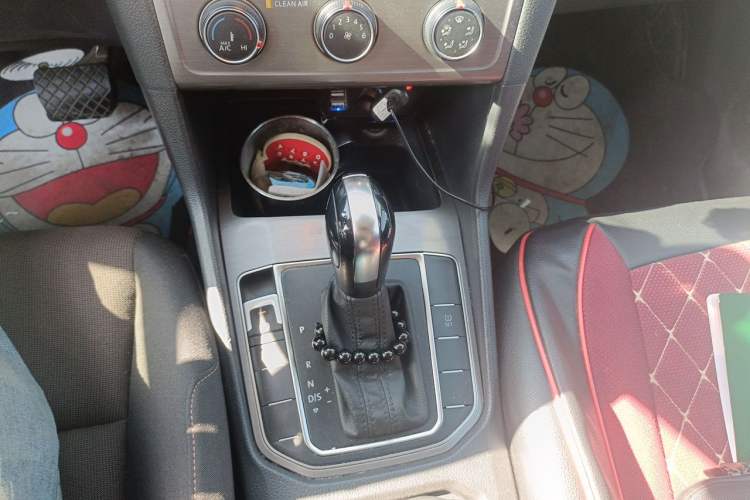 Used Volkswagen Golf Sportsvan 2016 1.6L Automatic Comfort Model Gear Lever