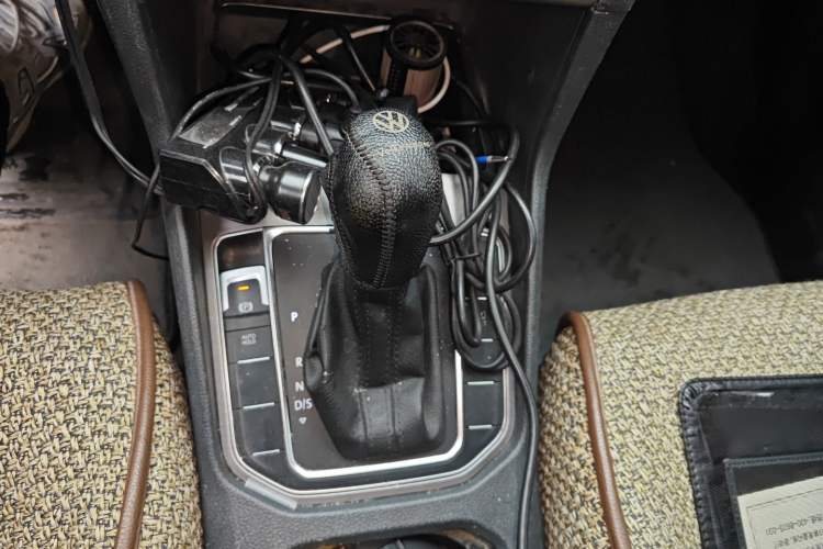 Used Volkswagen Golf Sportsvan 2016 1.6L Automatic Comfort Model Gear Lever