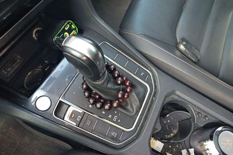 Used Volkswagen Golf Sportsvan 2016 280TSI Automatic Luxury Model Gear Lever