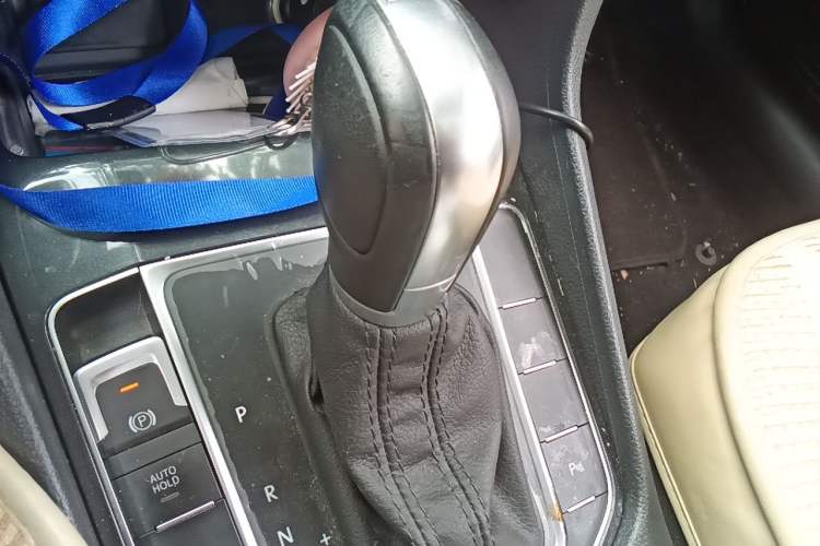 Used Volkswagen Golf Sportsvan 2016 230TSI Automatic Trend Edition Gear Lever