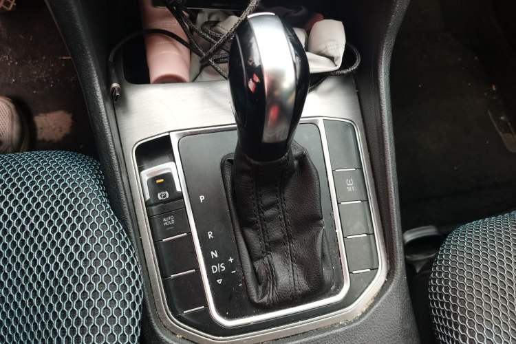 Used Volkswagen Golf Sportsvan 2016 1.6L Automatic Comfort Model Gear Lever