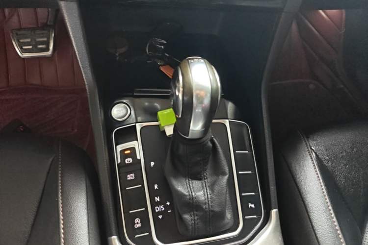 Used Volkswagen Golf Sportsvan 2016 230TSI Automatic Luxury Version Gear Lever