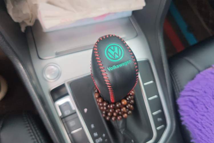 Used Volkswagen Golf Sportsvan 2016 230TSI Automatic Trend Edition Gear Lever