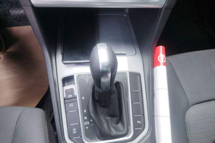 Used Volkswagen Golf Sportsvan 2016 230TSI Automatic Trend Edition Gear Lever