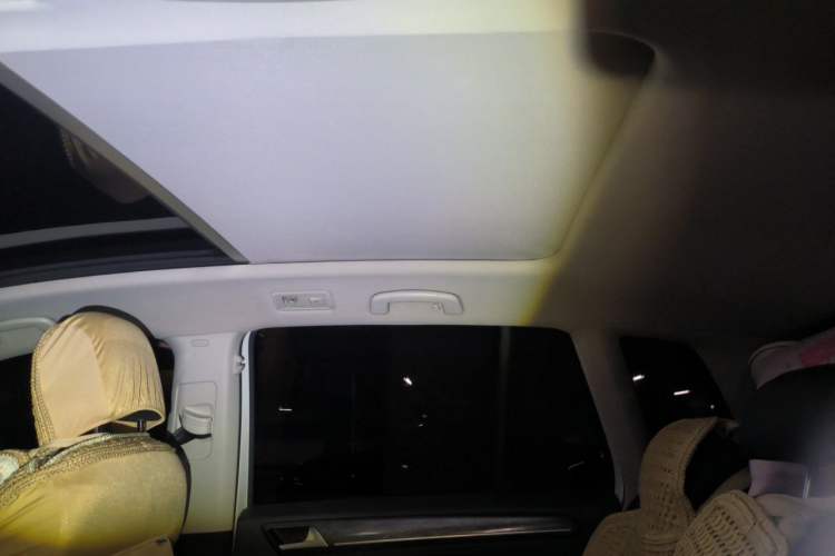 Used Volkswagen Golf Sportsvan 2016 230TSI Automatic Luxury Version Headliner