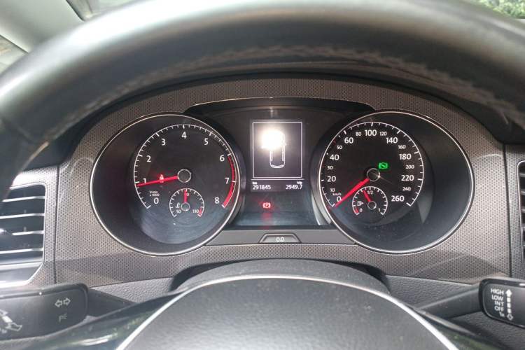 Used Volkswagen Golf Sportsvan 2016 230TSI Automatic Trend Edition Instrument Cluster