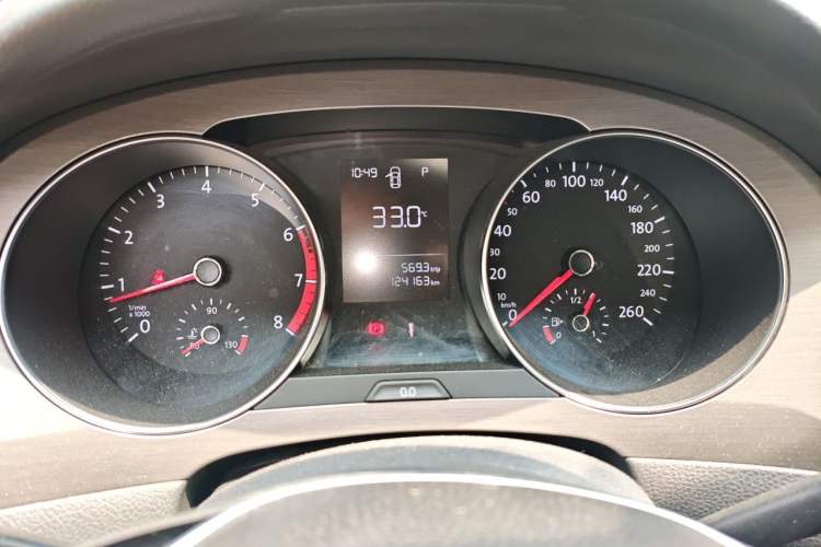 Used Volkswagen Golf Sportsvan 2016 1.6L Automatic Comfort Model Instrument Cluster
