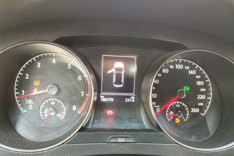 Used Volkswagen Golf Sportsvan 2016 230TSI Automatic Trend Edition Instrument Cluster