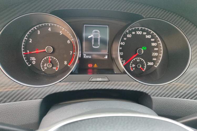 Used Volkswagen Golf Sportsvan 2016 230TSI Automatic Luxury Version Instrument Cluster