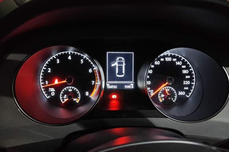 Used Volkswagen Golf Sportsvan 2016 230TSI Manual Entry-Level Trim Instrument Cluster