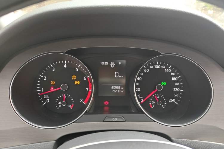 Used Volkswagen Golf Sportsvan 2016 1.6L Automatic Comfort Model Instrument Cluster