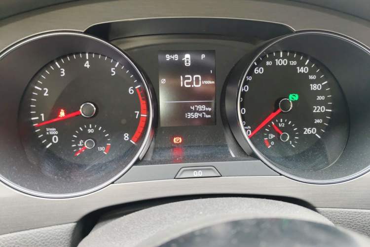 Used Volkswagen Golf Sportsvan 2016 1.6L Automatic Comfort Model Instrument Cluster