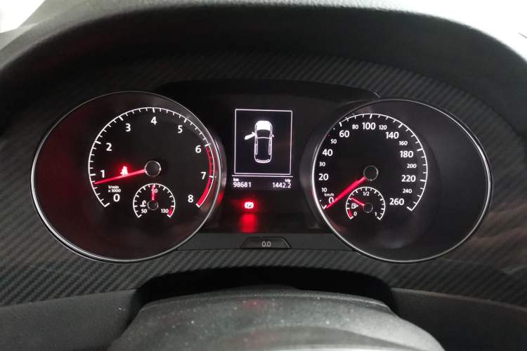 Used Volkswagen Golf Sportsvan 2016 230TSI Automatic Luxury Version Instrument Cluster
