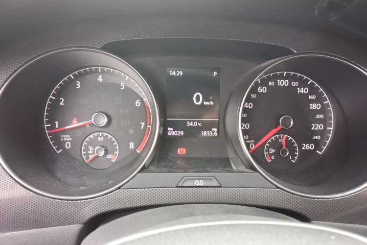 Used Volkswagen Golf Sportsvan 2016 230TSI Automatic Trend Edition Instrument Cluster