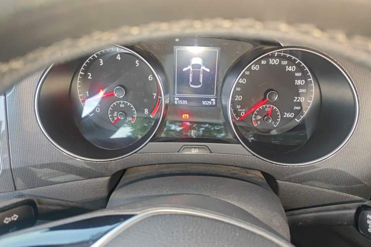 Used Volkswagen Golf Sportsvan 2016 230TSI Automatic Trend Edition Instrument Cluster