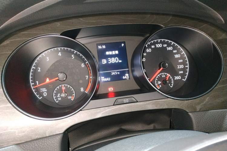 Used Volkswagen Golf Sportsvan 2016 280TSI Automatic Luxury Model Instrument Cluster