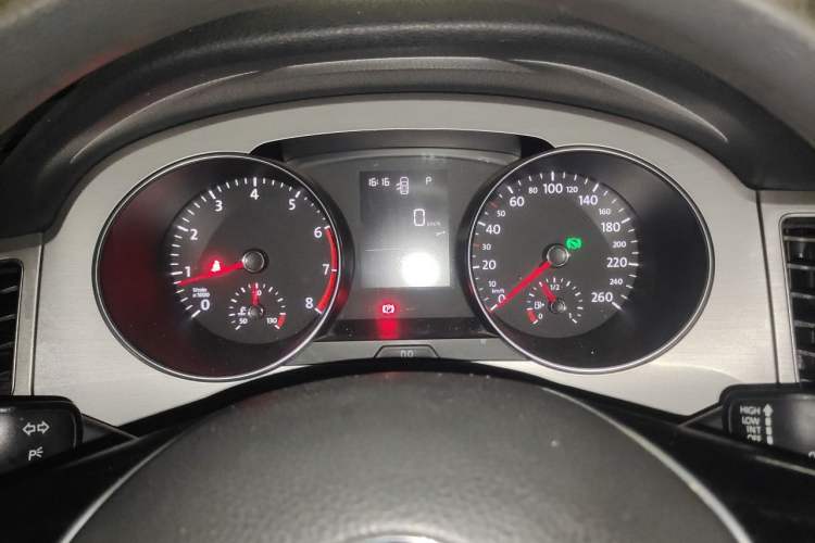 Used Volkswagen Golf Sportsvan 2016 1.6L Automatic Comfort Model Instrument Cluster