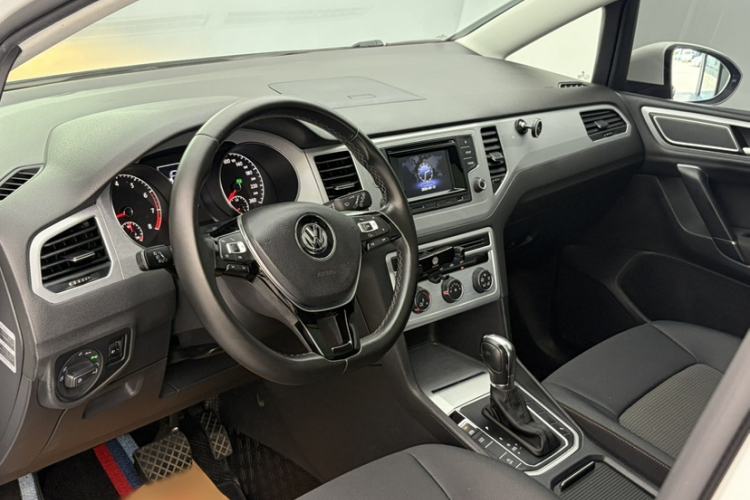 Used Volkswagen Golf Sportsvan 2016 180TSI Automatic Trend Model Interior 1