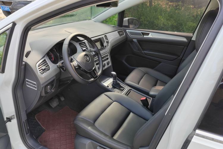 Used Volkswagen Golf Sportsvan 2016 230TSI Automatic Trend Edition Interior 1