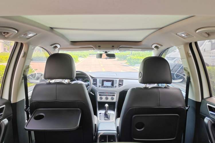 Used Volkswagen Golf Sportsvan 2016 230TSI Automatic Trend Edition Interior 10