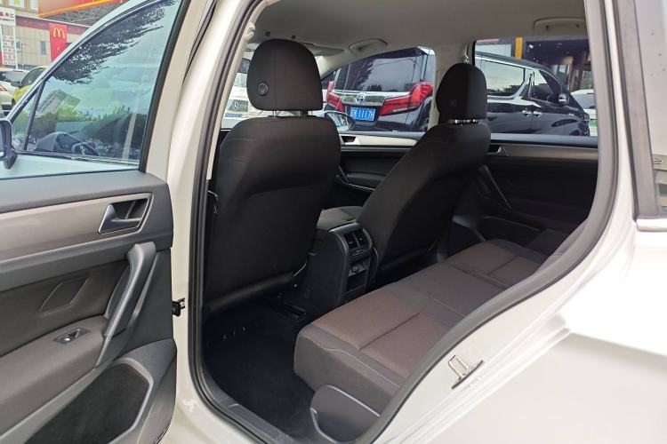 Used Volkswagen Golf Sportsvan 2016 1.6L Manual Comfort Model Interior 2