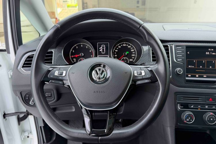 Used Volkswagen Golf Sportsvan 2016 230TSI Automatic Luxury Version Interior 3