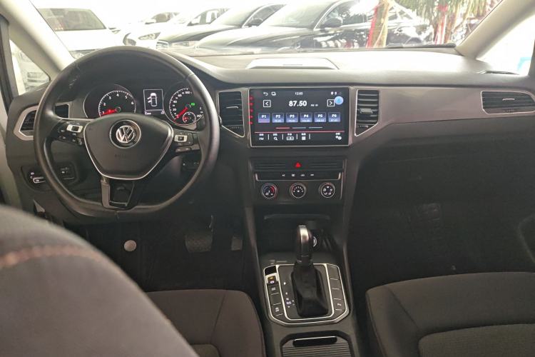 Used Volkswagen Golf Sportsvan 2016 230TSI Automatic Trend Edition Interior 3