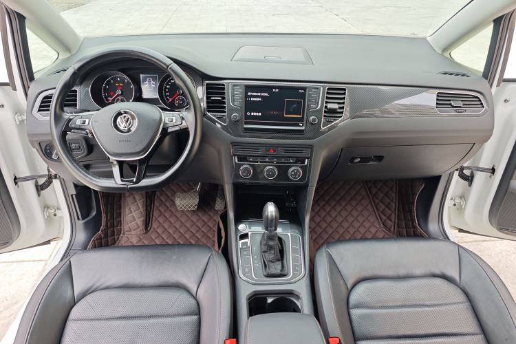 Used Volkswagen Golf Sportsvan 2016 280TSI Automatic Luxury Model Interior 3