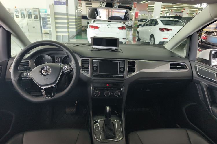 Used Volkswagen Golf Sportsvan 2016 230TSI Automatic Trend Edition Interior 3