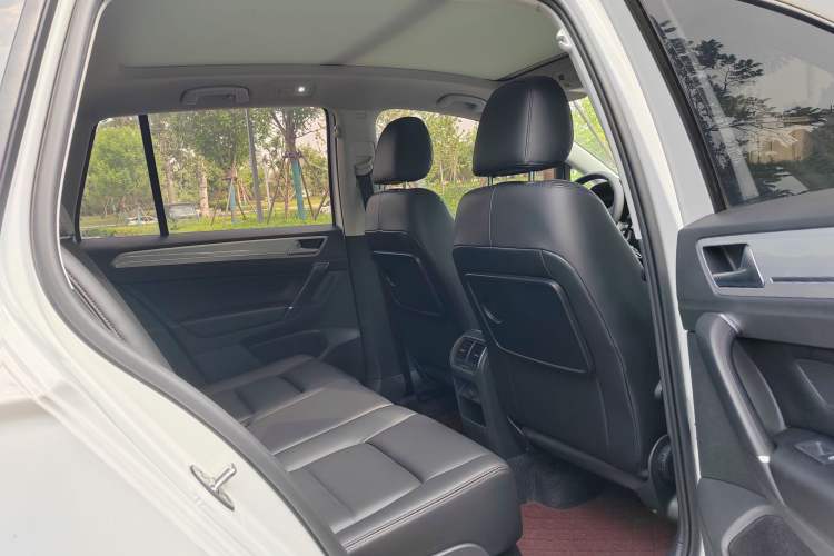 Used Volkswagen Golf Sportsvan 2016 230TSI Automatic Trend Edition Interior 5