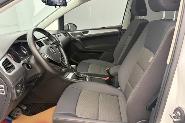 Used Volkswagen Golf Sportsvan 2016 180TSI Automatic Trend Model Interior 6