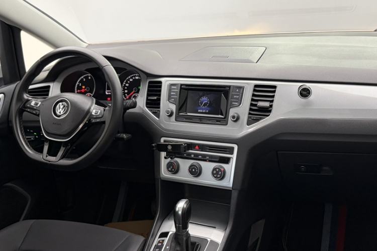 Used Volkswagen Golf Sportsvan 2016 180TSI Automatic Trend Model Interior 8