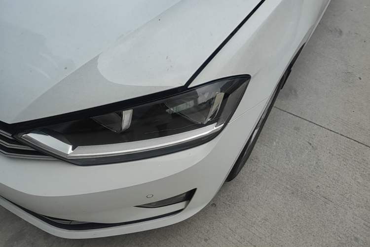 Used Volkswagen Golf Sportsvan 2016 230TSI Automatic Trend Edition Left Front Headlight