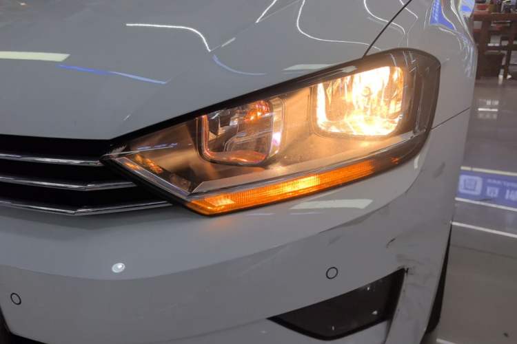 Used Volkswagen Golf Sportsvan 2016 230TSI Automatic Trend Edition Left Front Headlight