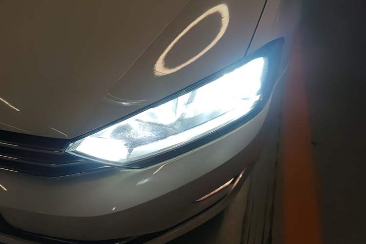Used Volkswagen Golf Sportsvan 2016 230TSI Automatic Trend Edition Left Front Headlight