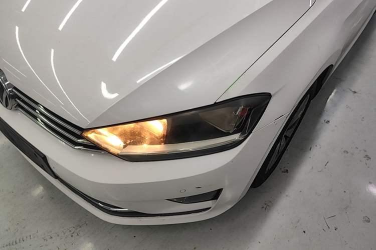 Used Volkswagen Golf Sportsvan 2016 180TSI Automatic Trend Model Left Front Headlight