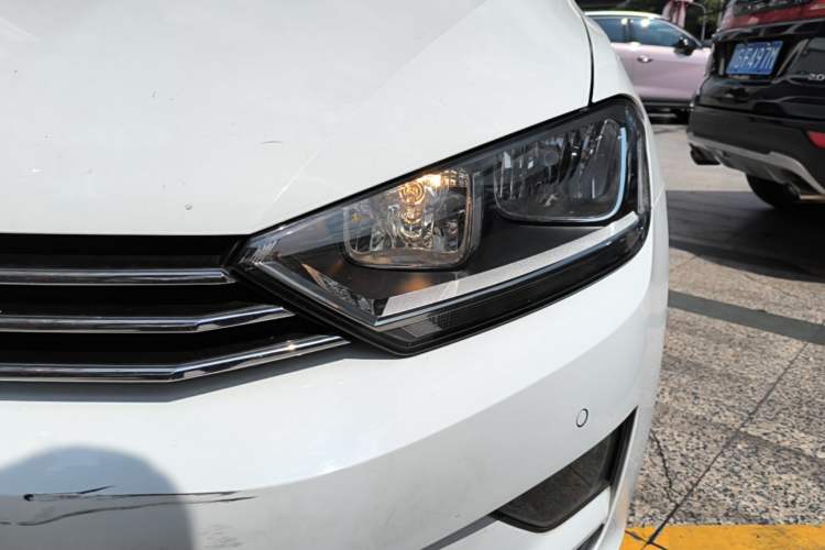 Used Volkswagen Golf Sportsvan 2016 230TSI Automatic Trend Edition Left Front Headlight
