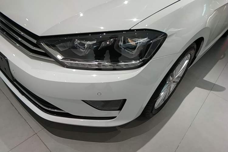 Used Volkswagen Golf Sportsvan 2016 280TSI Automatic Luxury Model Left Front Headlight