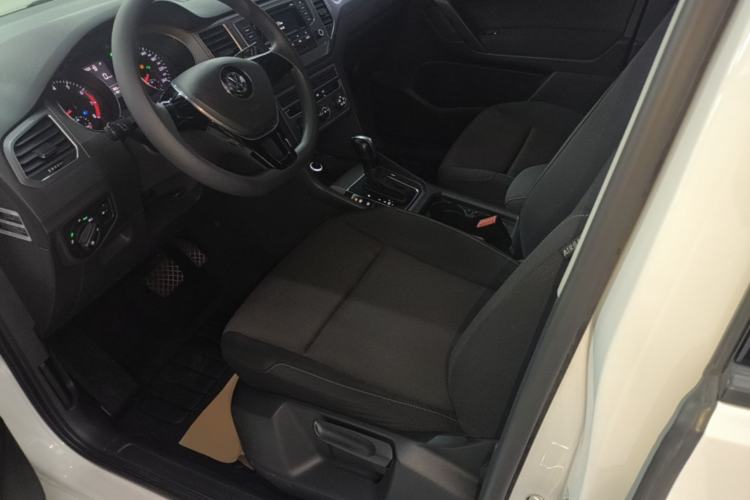 Used Volkswagen Golf Sportsvan 2016 1.6L Automatic Comfort Model Left Front Seat