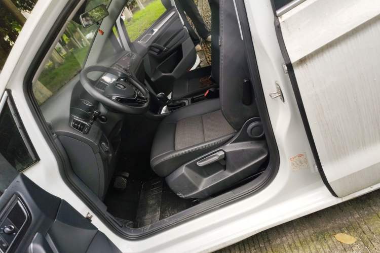 Used Volkswagen Golf Sportsvan 2016 230TSI Automatic Trend Edition Left Front Seat