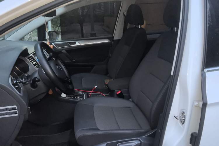 Used Volkswagen Golf Sportsvan 2016 230TSI Automatic Trend Edition Left Front Seat