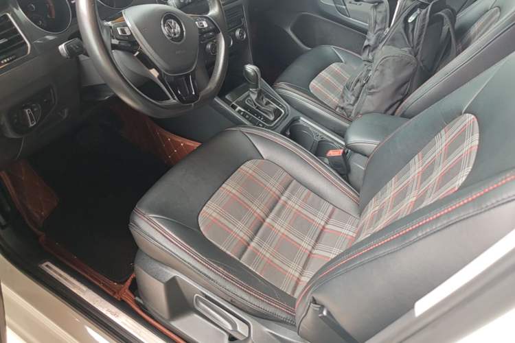 Used Volkswagen Golf Sportsvan 2016 230TSI Automatic Trend Edition Left Front Seat