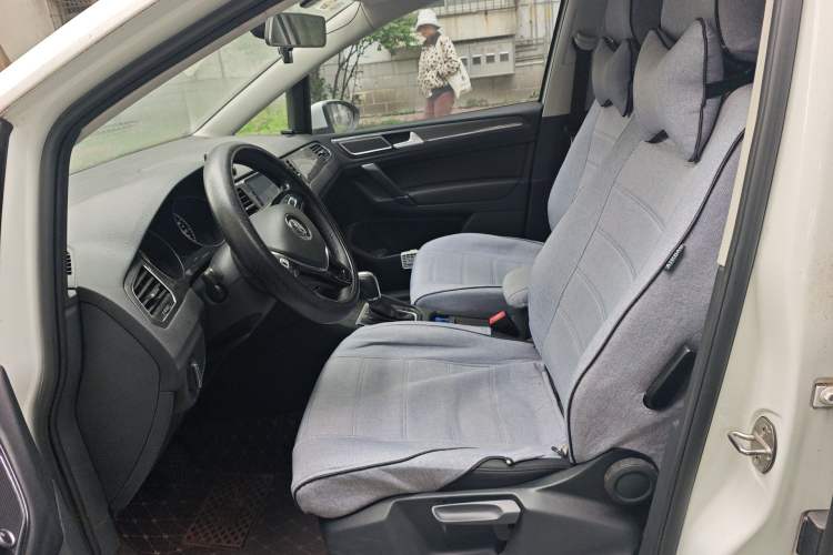Used Volkswagen Golf Sportsvan 2016 230TSI Automatic Trend Edition Left Front Seat